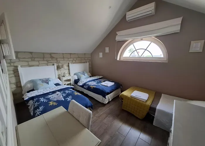 Les Laurielles Apartment